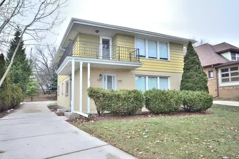 5727 W Wisconsin #5729, Wauwatosa, WI 53213
