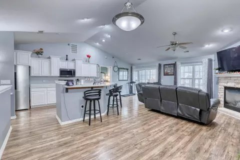 9239 S 54th, Franklin, WI 53132