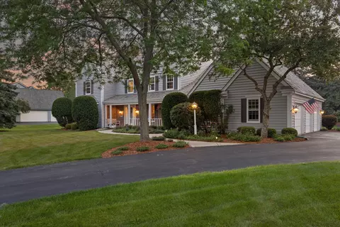 11019 N Wyngate, Mequon, WI 53092