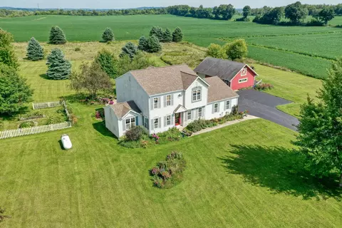 w334n7700 Stone Bank, Merton, WI 53066