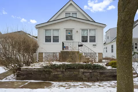 3680 S Alabama, Milwaukee, WI 53207