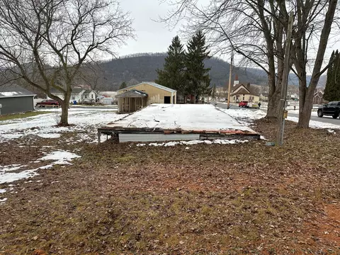 201 La Follette, Coon Valley, WI 54623