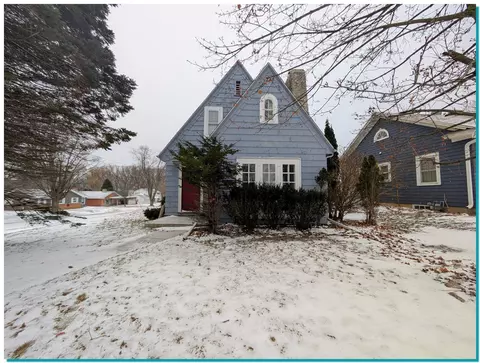955 N 6th, Manitowoc, WI 54220