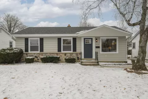 8930 W Lawrence, Milwaukee, WI 53225