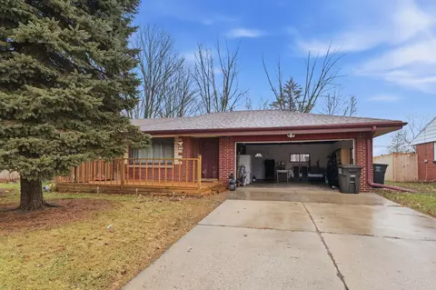 6326 W Bottsford, Greenfield, WI 53220