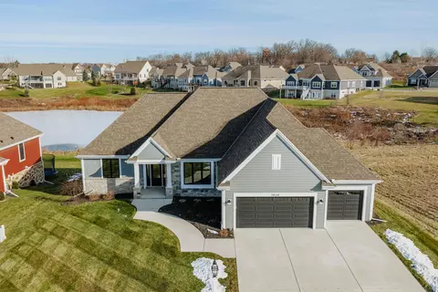 1424 White Deer, Waukesha, WI 53189