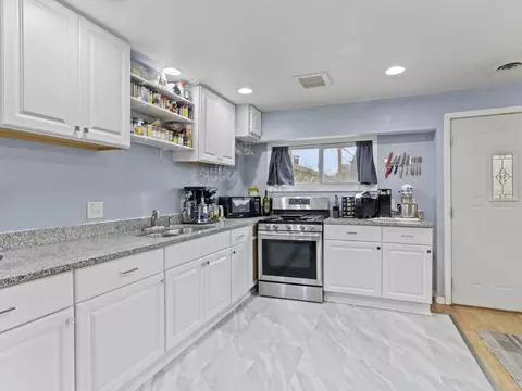 3923 S 41st, Greenfield, WI 53221
