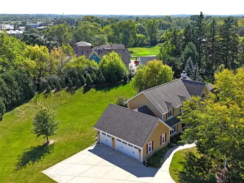 w140n5331 St Andrews, Menomonee Falls, WI 53051