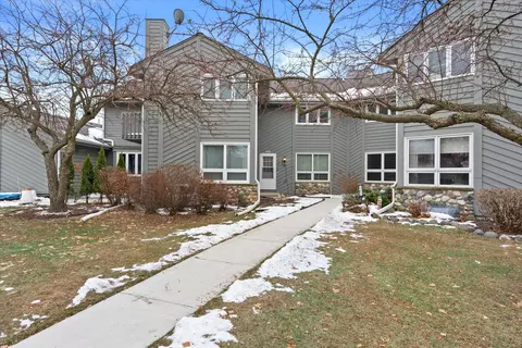15629 W W Rdg, New Berlin, WI 53151