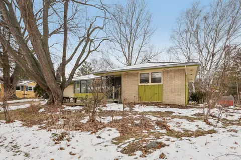234 Green Vly, West Bend, WI 53095