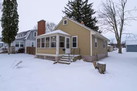 1119 Pleasant, Lake Geneva, WI 53147