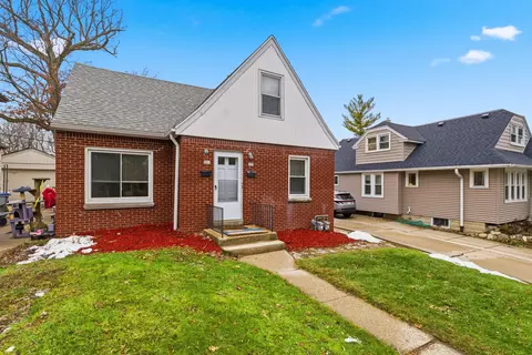 201 N 78th #203, Milwaukee, WI 53213