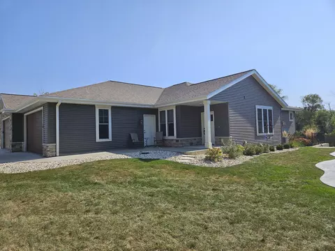 w7986 County Road B #10, Lake Mills, WI 53551