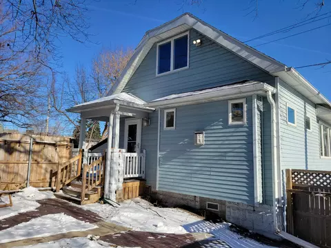 122 W Maple, Milwaukee, WI 53204