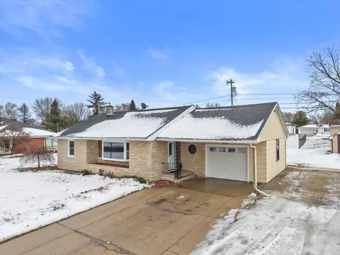 817 Scott, Beaver Dam, WI 53916