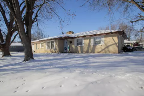 2 Riverdale, Watertown, WI 53094