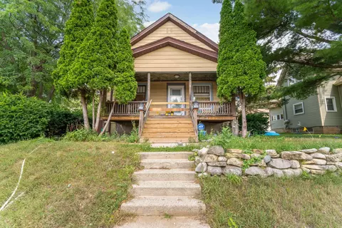 108 Edgewood #108 A, West Bend, WI 53095