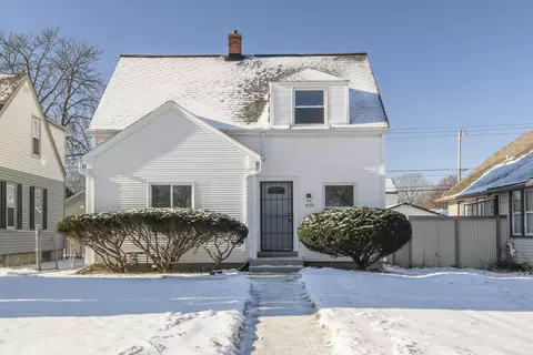 4727 N Green Bay, Milwaukee, WI 53209