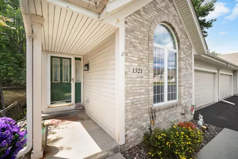 1521 Quietwood #1A, West Bend, WI 53090