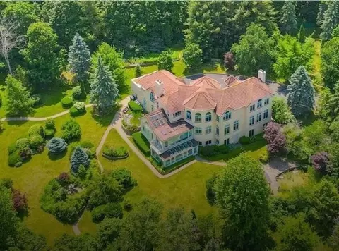 w3318 Lake Forest Lane, Geneva, WI 53147