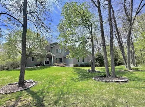 w2518 Blackberry Drive, Mount Calvary, WI 53057
