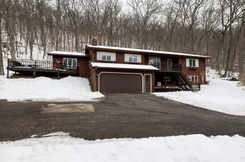 n1463 Red Oaks Drive, Shelby, WI 54601