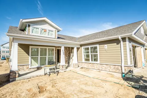 1126 Harbor, West Bend, WI 53095