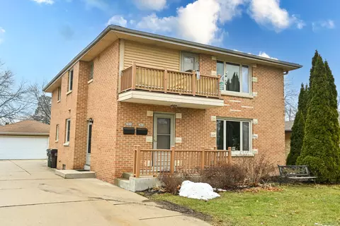 2806 E Bottsford #2808, Saint Francis, WI 53235