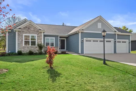7911 W Oakwood, Franklin, WI 53132
