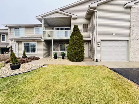9920 74th #B, Kenosha, WI 53142