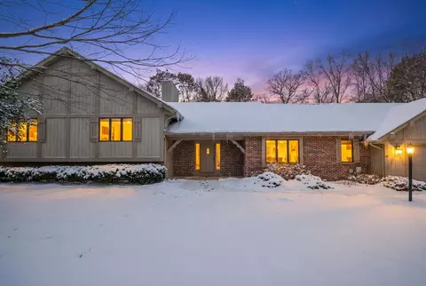 279 High Frst, Cedarburg, WI 53012