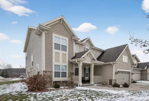 21679 S Weather Edge, Lannon, WI 53046