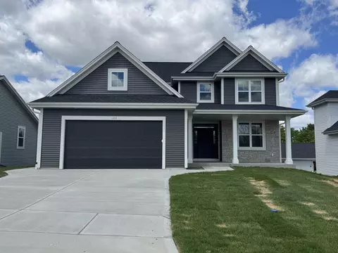 1013 Waterstone, Pewaukee, WI 53072