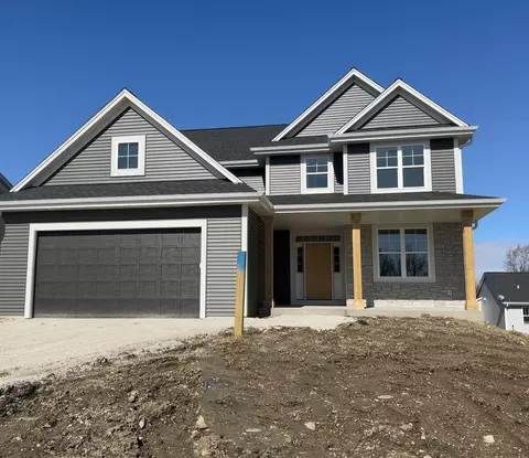 1013 Waterstone, Pewaukee, WI 53072