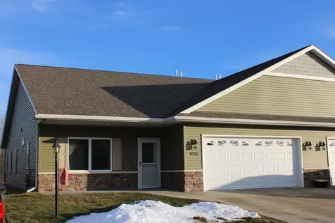 826 Prairie UNIT 25, Kewaskum, WI 53040