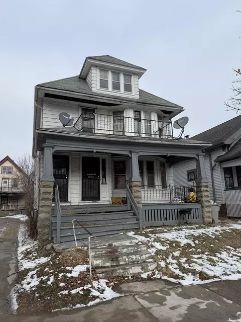 2210 W Keefe #2212, Milwaukee, WI 53206