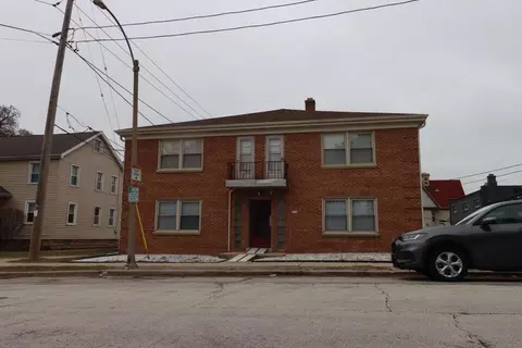 2312 N 71st, Wauwatosa, WI 53213