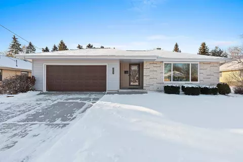 2003 Richmond, Manitowoc, WI 54220