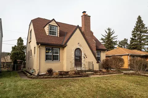 331 N 111th, Wauwatosa, WI 53226