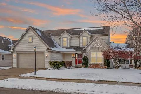 1632 Auburn, Waukesha, WI 53189