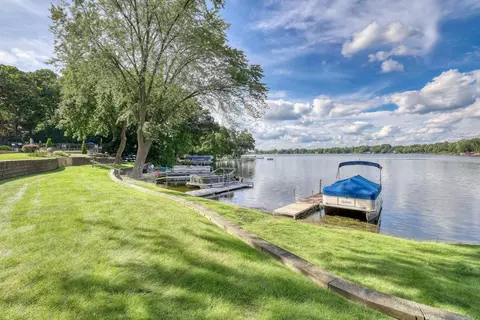 320 E Pleasant #204, Oconomowoc, WI 53066