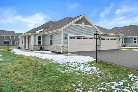 1479 Sandhill #2301, Mukwonago, WI 53149