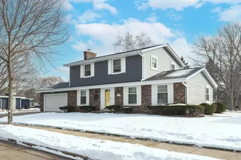 1107 Dogwood, Waukesha, WI 53189
