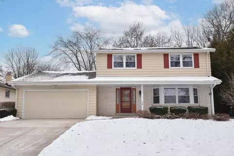 2925 N 120th, Wauwatosa, WI 53222