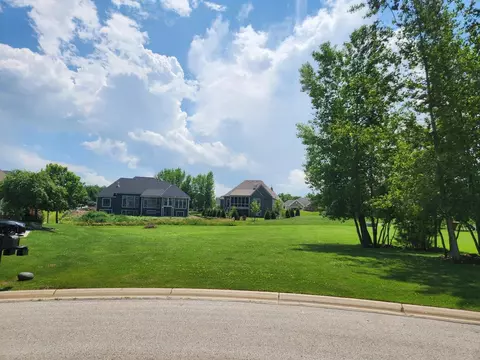 n19w24667 River Edge, Pewaukee, WI 53072