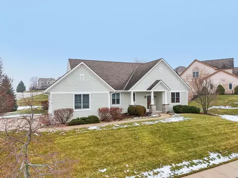 515 Wynnewood, Waukesha, WI 53188