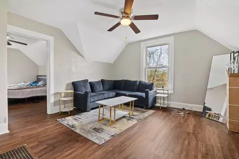 1220 N Wisconsin, Racine, WI 53402