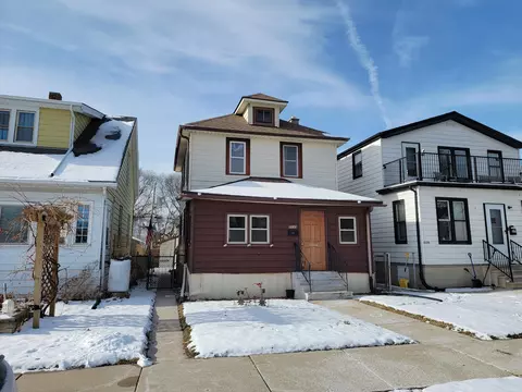 2135 S 74th, West Allis, WI 53219
