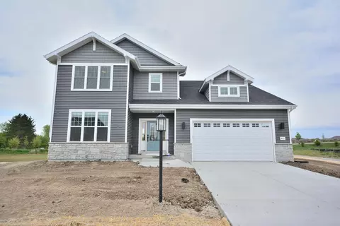 641 Standing Stone, Waukesha, WI 53189