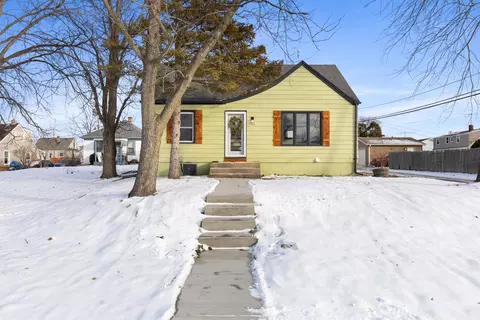3860 S 39th, Greenfield, WI 53221